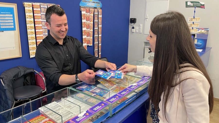 Ο καλύτερος τρόπος για να ευχηθείς στον Κωνσταντίνο και την Ελένη είναι εδώ – Με το ΣΚΡΑΤΣ «ΧΡΟΝΙΑ ΠΟΛΛΑ»