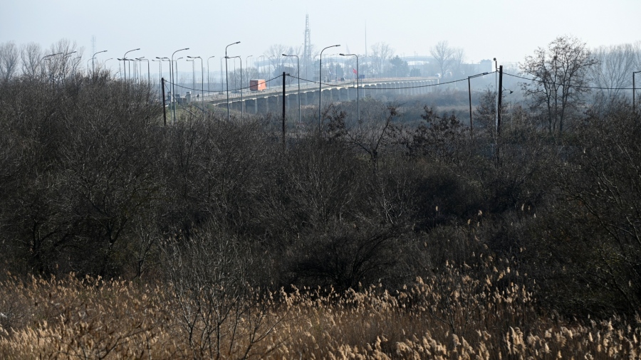 Προφυλακιστέοι οι 13 Τούρκοι που συνελήφθησαν στον Έβρο με οπλοστάσιο