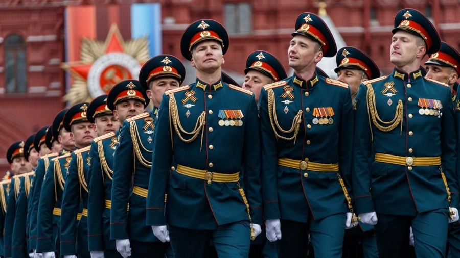 Πυγμή και... στυλ - Όλες οι αλλαγές που επιβάλλονται στα ρούχα του ρωσικού στρατού με εντολή Putin