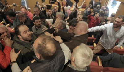 Άγρια επεισόδια στη Ρόδο πριν το συνέδριο της ΓΣΕΕ