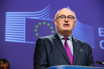Hogan (Κομισιόν): Δεν πρόκειται να τηρήσει την προθεσμία που έχει ορίσει ο Johnson για το Brexit