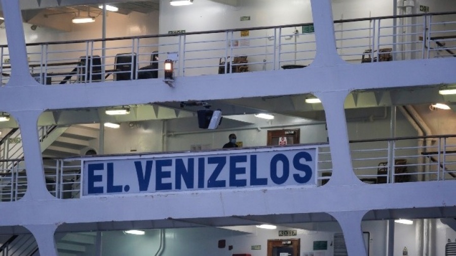 Σε πέντε ξενοδοχεία μεταφέρονται 230 επιβαίνοντες στο πλοίο «Ελευθέριος Βενιζέλος», που βρέθηκαν αρνητικοί στον κορονοϊό