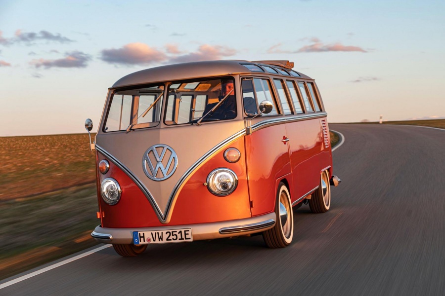 Γιατί αυτή η κλούβα της Volkswagen κοστίζει 65.900 ευρώ;