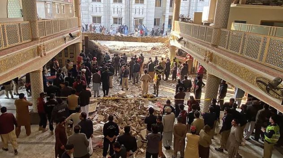 Πακιστάν: Τουλάχιστον 28 νεκροί και πάνω από 150 τραυματίες από έκρηξη σε τζαμί - Παγιδευμένοι στα συντρίμμια