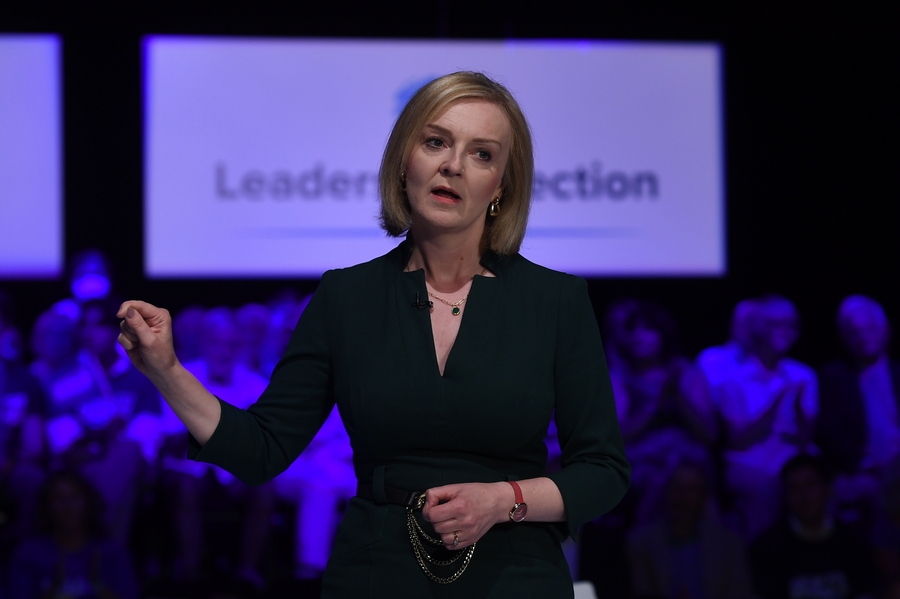 Η Liz Truss απέφυγε να απαντήσει σε ερώτηση για το αν ο Macron είναι «φίλος ή εχθρός»