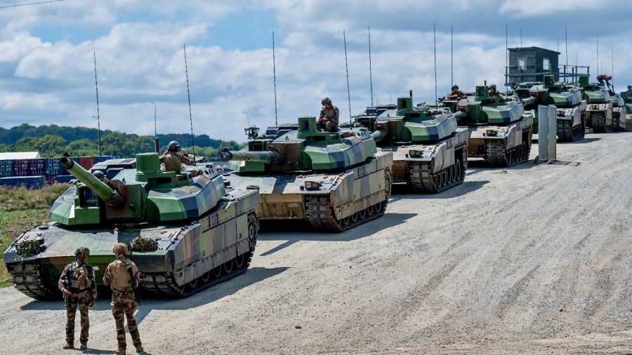 Συναγερμός στη Γαλλία - Άγνωστο drone πέταξε πάνω από κονβόι αρμάτων Leclerc