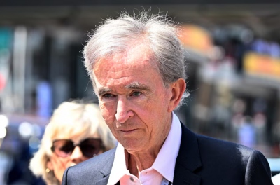 Γαλλία – Οργή Arnault για τον φόρο 2% στους δισεκατομμυριούχους – Ακροαριστερής έμπνευσης πλήγμα στην οικονομία