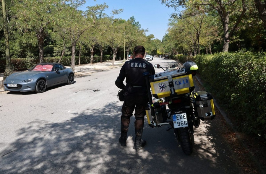 Εύζωνες έσωσαν 67χρονη άστεγη που αυτοπυρπολήθηκε στην Αίγλη Ζαππείου