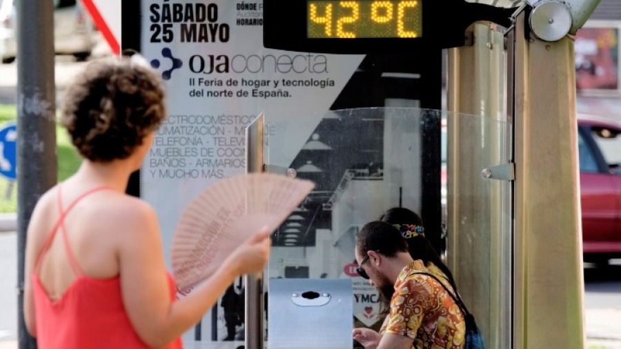 Έκτη ημέρα καύσωνα στην Ευρώπη, με πολύ υψηλές θερμοκρασίες και πυρκαγιές