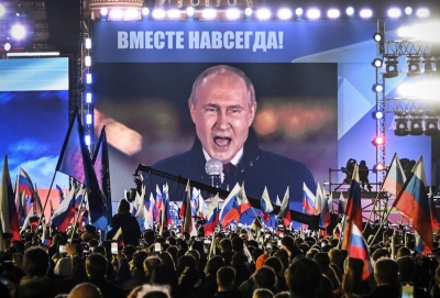 Γιατί οι Ρώσοι εξακολουθούν να «αγκαλιάζουν» τον πόλεμο στην Ουκρανία – Πώς ο Putin καλλιέργησε στην κοινωνία το πατριωτικό συναίσθημα