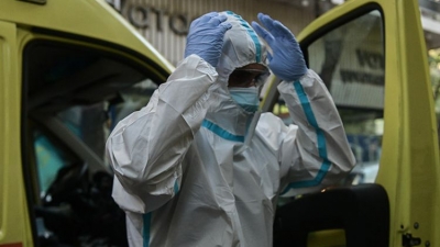 Συναγερμός στις υγειονομικές αρχές - Φόβοι για νέο στέλεχος κορωνοϊού στον Πειραιά