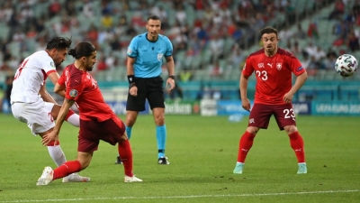 Ελβετία – Τουρκία 2-1: Απίστευτη «βολίδα» από τον Καβετσί! (video)