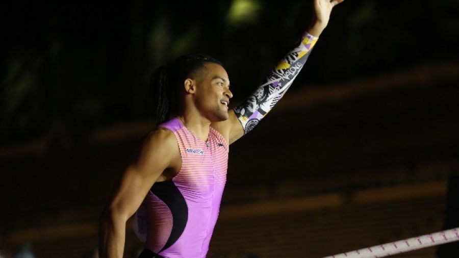 «Πέταξε» στα 6 μέτρα ο Καραλής και πήρε την πρώτη θέση στο «Fly Athens 2025»