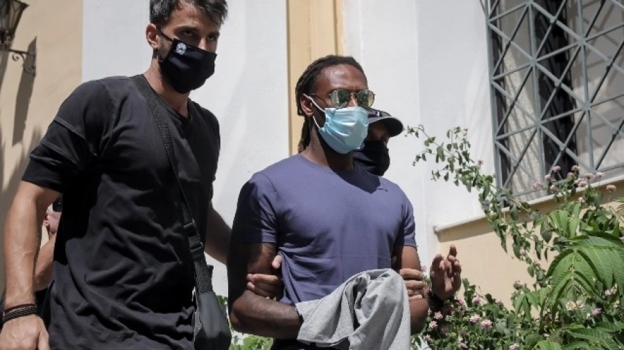 Φορώντας χειροπέδες εμφανίστηκε στον Εισαγγελέα ο Σεμέδο