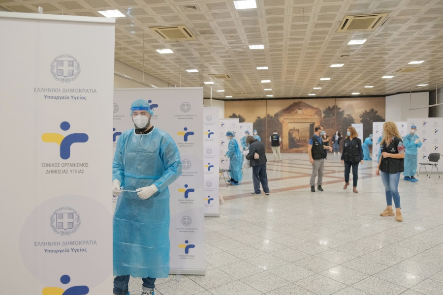 ΕΟΔΥ: 596 κρούσματα Covid στην Αττική, 22 στη Θεσσαλονίκη - Ανησυχία για την Κρήτη