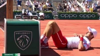 Roland Garros: «Ξάπλωσε» τον Τζόκοβιτς ο Τσιτσιπάς (video)