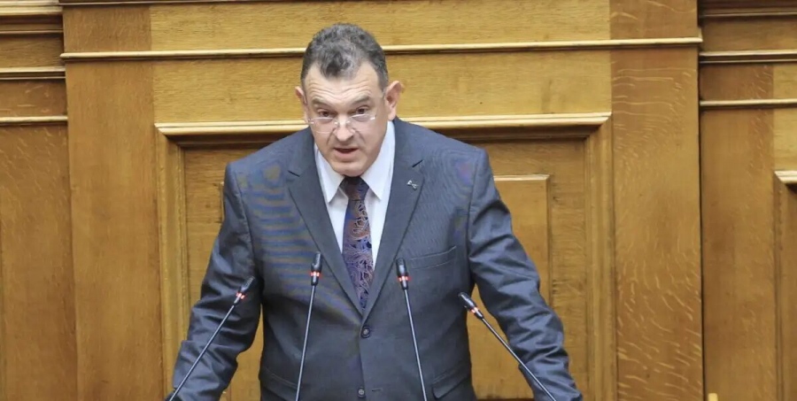 Βόμβες Παπαδόπουλου στη Βουλή για Κασιδιάρη: Αφήνετε έναν νέο άνθρωπο να σαπίζει στη φυλακή για να αλωνίζουν τα δεκανίκια σας