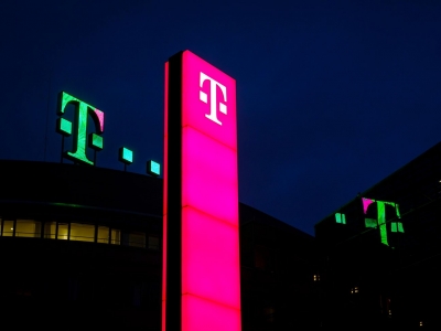 Deutsche Telekom: Πουλά το 51% της δραστηριότητας τηλεπικοινωνιακών πύργων, έναντι 17,5 δισ. ευρώ