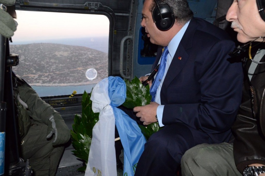 Ο Καμμένος στα Ίμια λίγες ώρες μετά την παραίτησή του από ΥΠΕΘΑ - Καταθέτει στεφάνι σε Βλαχάκο, Καραθανάση, Γιαλοψό