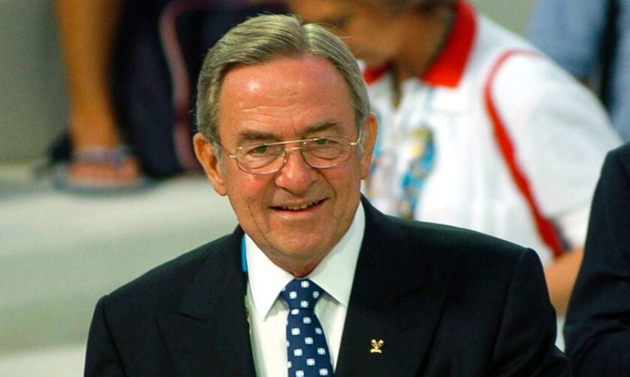 Σε 4ωρο λαϊκό προσκύνημα στο παρεκκλήσι του Αγίου Ελευθερίου η σορός του τέως βασιλιά Κωνσταντίνου στις 16/1