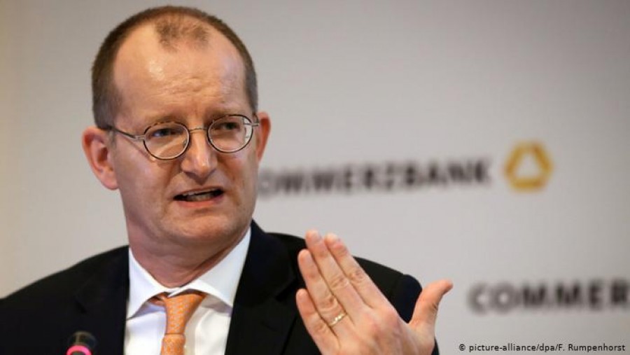 Commerzbank: Παραιτήθηκε ο διευθύνων σύμβουλος, έντονο το έλλειμμα ηγεσίας