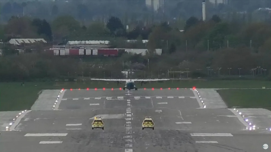 Βρετανία: Προσωρινή αναστολή λειτουργίας στο αεροδρόμιο του Birmingham λόγω «περιστατικού ασφαλείας σε αεροσκάφος»