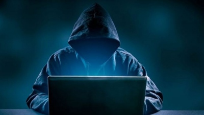 Μπήκαμε στα άδυτα των χρηματιστηριακών απατεώνων μέσω Facebook - Η απίστευτα αριστοτεχνική κομπίνα