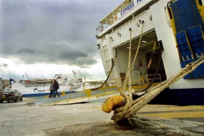 Κανονικά διεξάγονται τα δρομολόγια των πλοίων από τα λιμάνια του Πειραιά και της Ραφήνας