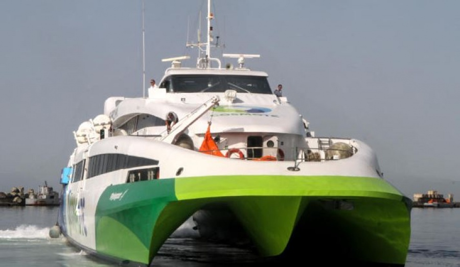Σύγκρουση «flying dolphin» με θαλάσσιο ταξί στην Ύδρα – Ένας τραυματίας