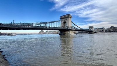 Ουγγαρία: Υπερχείλισε ο ποταμός Δούναβης στη Βουδαπέστη