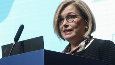 Γκάγκα: Προς όφελος των πολιτών να χορηγείται νωρίτερα η γ' δόση του εμβολίου - Ασθενείς αρνούνται τη διασωλήνωση