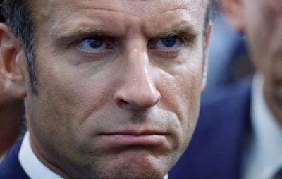 Γαλλία: Έκρηξη της κοινωνικής δυσαρέσκειας κατά του Macron για τα 23 δισ. δολ. στην Ουκρανία