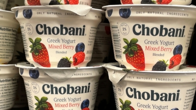 Chobani: Εγκαταλείπει το σχέδιο εισαγωγής της στη Wall Street η εταιρεία που πουλά Greek Yogurt - H διαμάχη με τη ΦΑΓΕ