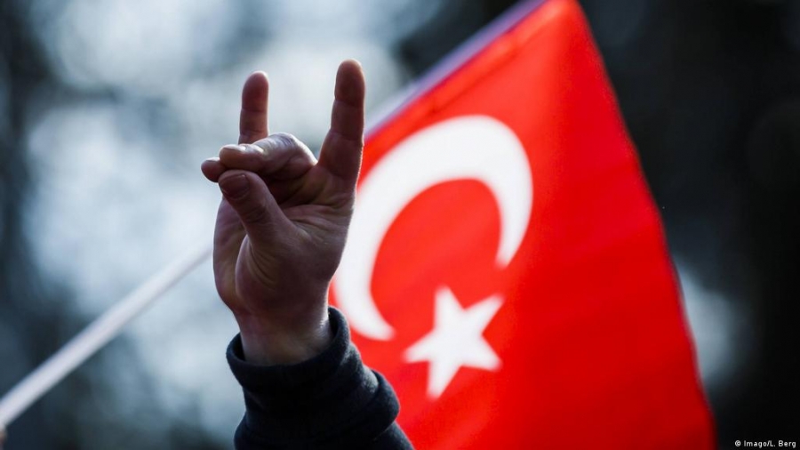 Ο τουρκικός γκρίζος λύκος «ξαφνικά ένα βράδυ» επιτίθεται στους Κούρδους της Συρίας – Μήπως έρχεται η σειρά της Ελλάδας;