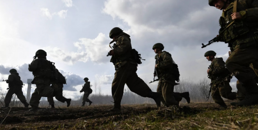 Ρωσία: Διάταγμα Putin προβλέπει εφάπαξ αμοιβή 195.000 ρούβλια για τους συμβασιούχους στρατιώτες