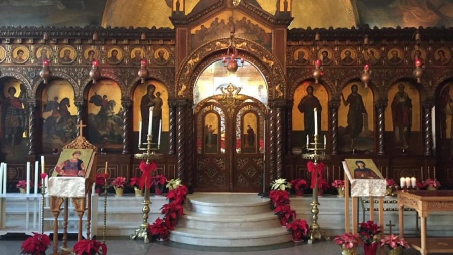 Χαλκιδική: Επεισόδια σε εκκλησία και πρόστιμο σε ιερέα που λειτουργούσε με πιστούς