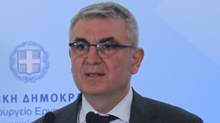 Τσακλόγλου: Συνολικά τα επιδόματα για τη στήριξη της νέας εργαζόμενης μητέρας ξεπερνούν τα 10.000 ευρώ