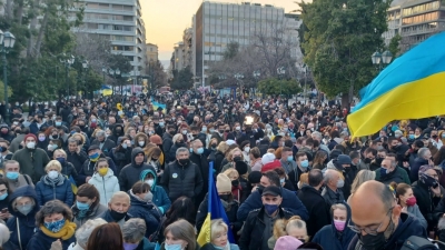 Συγκέντρωση στο Σύνταγμα κατά της ρωσικής εισβολής στην Ουκρανία