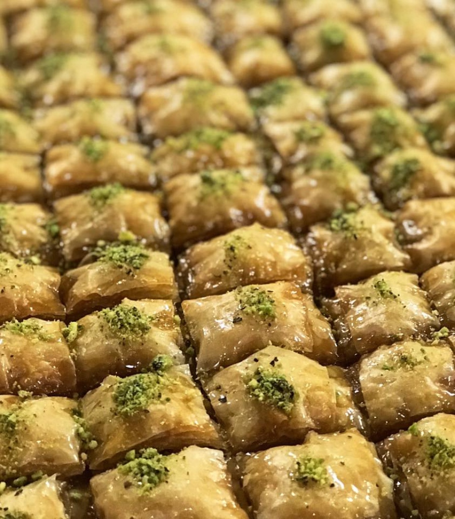 Τελωνεία: Οι …μπακλαβάδες, γούνες, διαμάντια και όσα άλλα βρήκαν οι ελεγκτές της ΑΑΔΕ