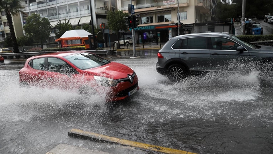 Αγριεύει ο καιρός: Βροχές, καταιγίδες ακόμη και χαλαζοπτώσεις από αύριο (15/6)