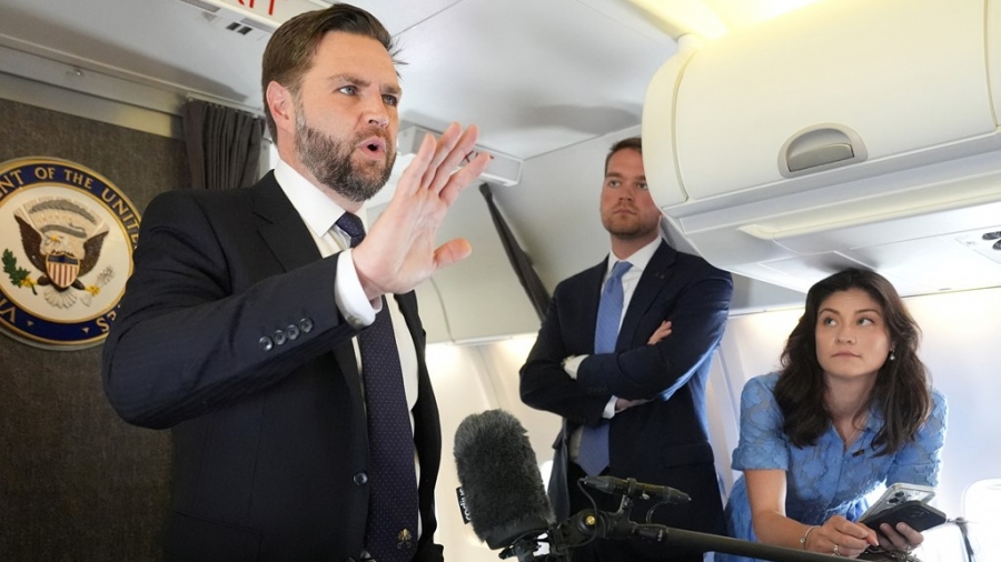 Ηχηρή προειδοποίηση JD Vance στον Putin - «Ο πόλεμος στην Ουκρανία, δεν είναι δικός μας»