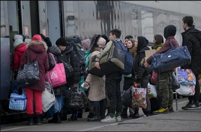 Άνοιξαν οι ανθρωπιστικοί διάδρομοι στην Ουκρανία, φεύγουν οι άμαχοι από το πολεμικό μέτωπο
