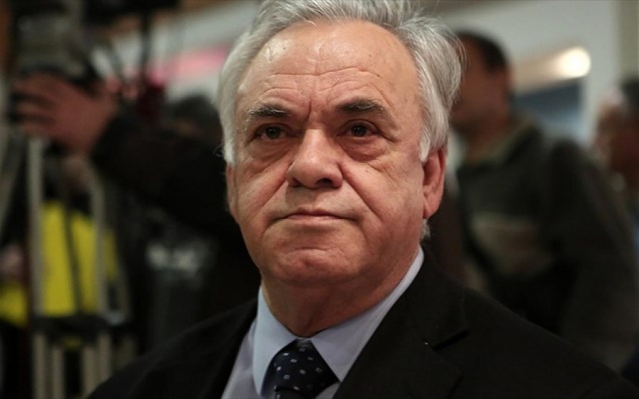 Δραγασάκης στην ΚΕ του ΣΥΡΙΖΑ: Να αντιμετωπιστεί η διάχυτη, μεσαία διαπλοκή