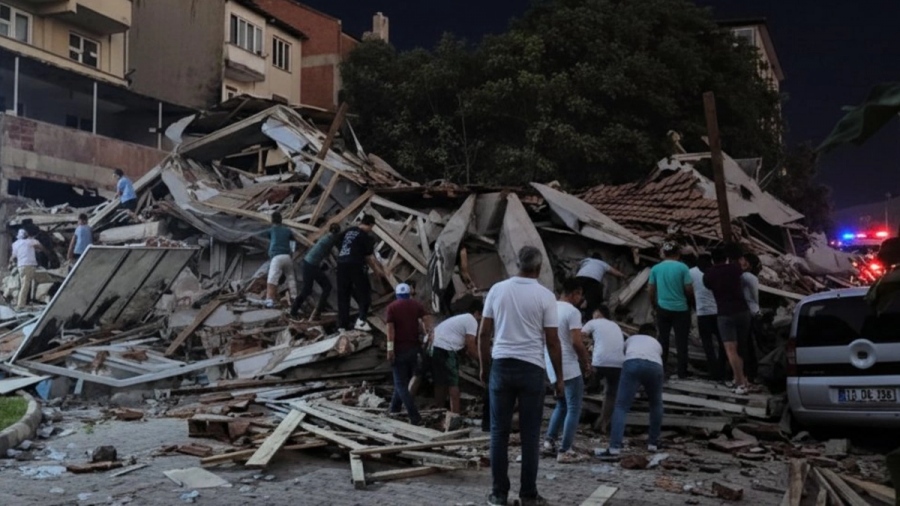 Πανικός στην Τουρκία - Προειδοποιήσεις για «σεισμική καταιγίδα» μετά τα 6,1 Ρίχτερ - Έσπασε ρήγμα 15 χιλιομέτρων