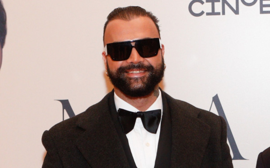 Δεν μασάει ο Κονδυλάτος: Το Pride είναι αστείο – Άντρας με τακούνι και διχτυωτό δεν βοηθάει στον σεβασμό προς τους gay