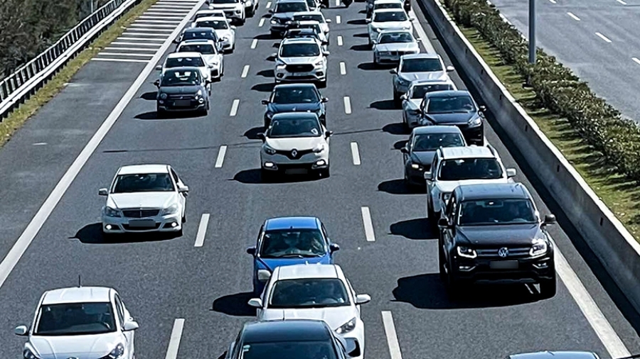 Τροχαίο στην Αττική οδό – Καθυστερήσεις στο ρεύμα προς Αεροδρόμιο