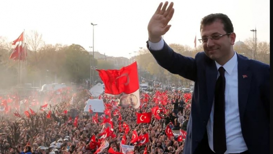 Τουρκία: O Ekrem İmamoğlu θα διεκδικήσει και δεύτερη θητεία στη δημαρχία της Κωνσταντινούπολης