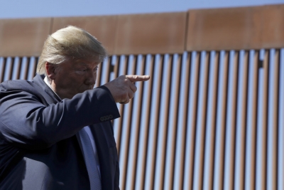 ΗΠΑ: Βγαίνει από την απομόνωση ο Trump, πηγαίνει στο Τέξας για το τείχος