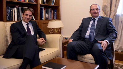 Συνάντηση Μητσοτάκη – Καραμανλή στη Βουλή – Στο επίκεντρο οι εθνικές εκλογές της 7ης Ιουλίου