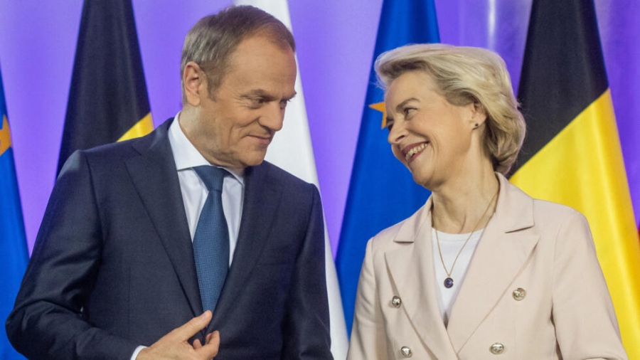 Ωμή παρέμβαση Von der Leyen (Κομισιόν) στα εσωτερικά κρατών - «Επανήλθε το κράτος δικαίου στην Πολωνία»